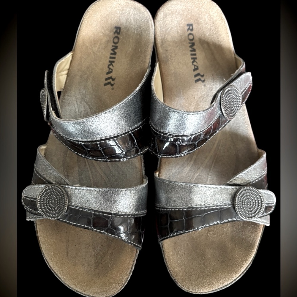 Romika Fidschi 22 Silver Black Metallic Leather Strap Slide Sandals Size 7.5